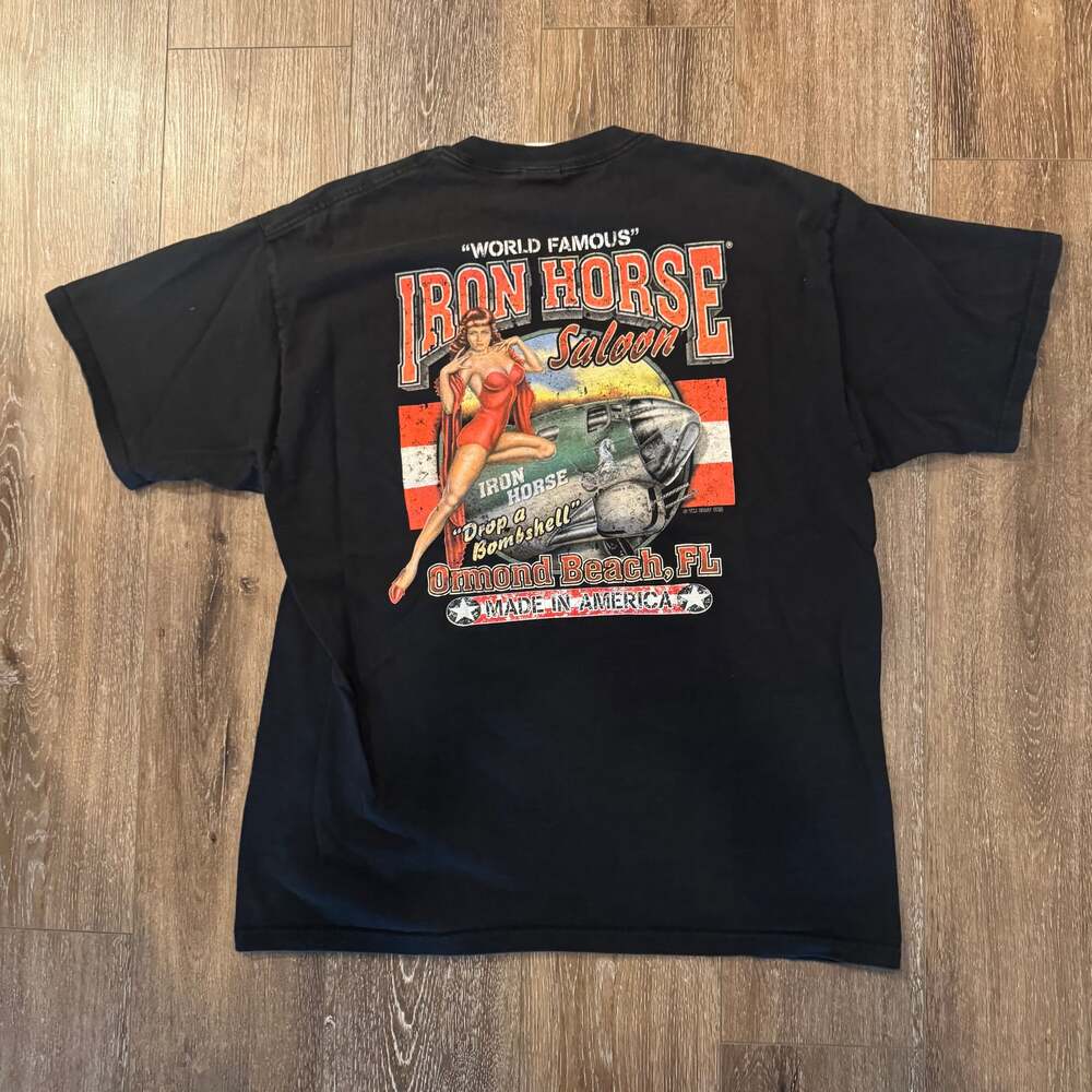 Men’s y2k 2007 Iron Horse Saloon bombshell tee